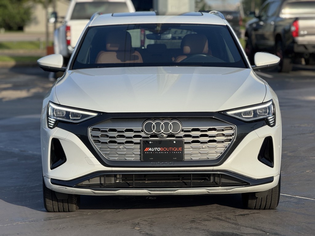 2024 Audi Q8 e-tron Image 7