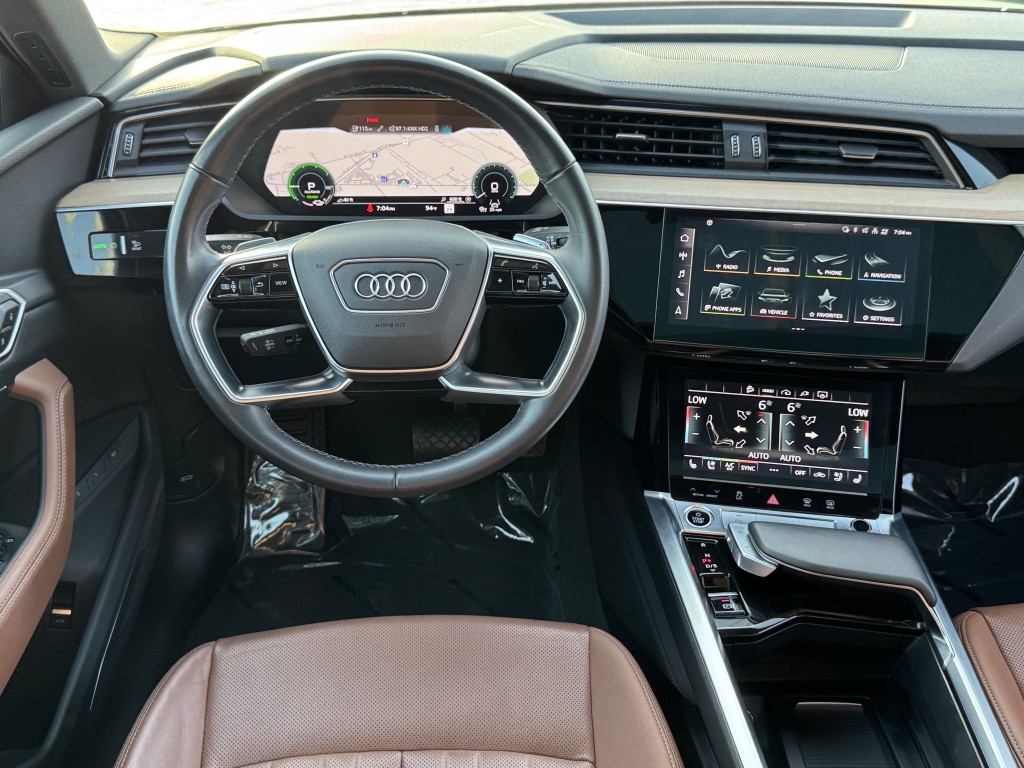 2024 Audi Q8 e-tron Image 15