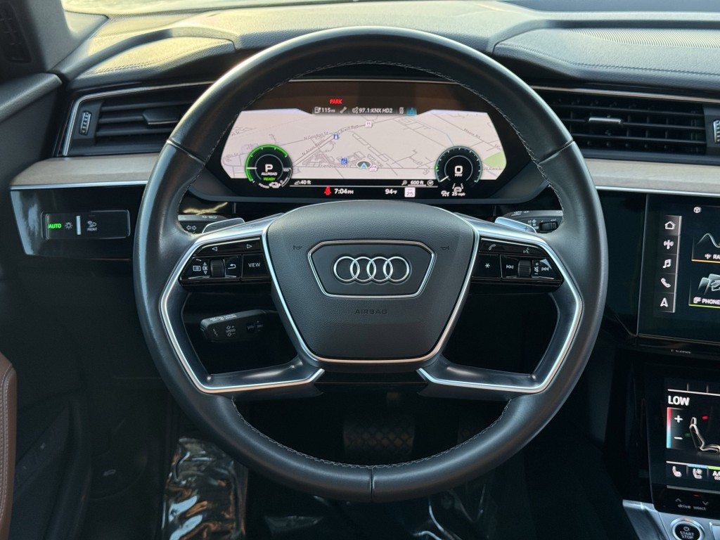 2024 Audi Q8 e-tron Image 16