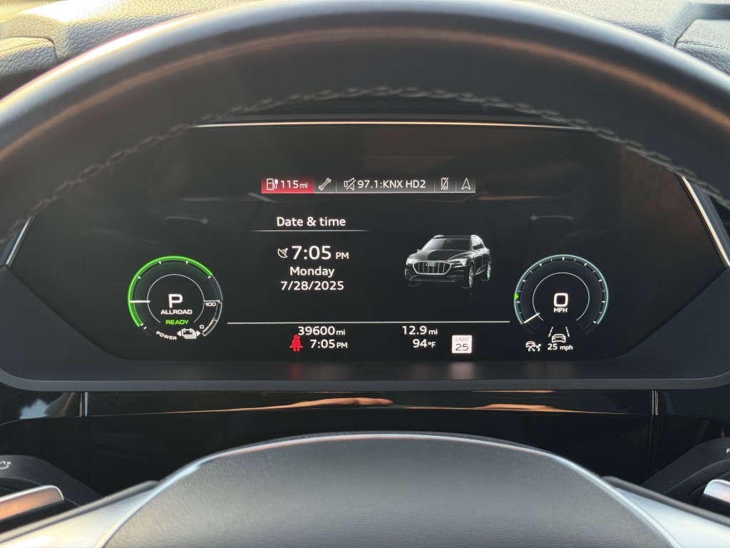 2024 Audi Q8 e-tron Image 19