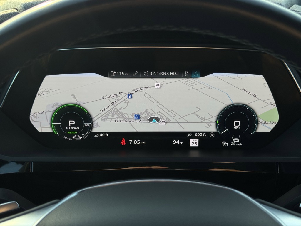 2024 Audi Q8 e-tron Image 20
