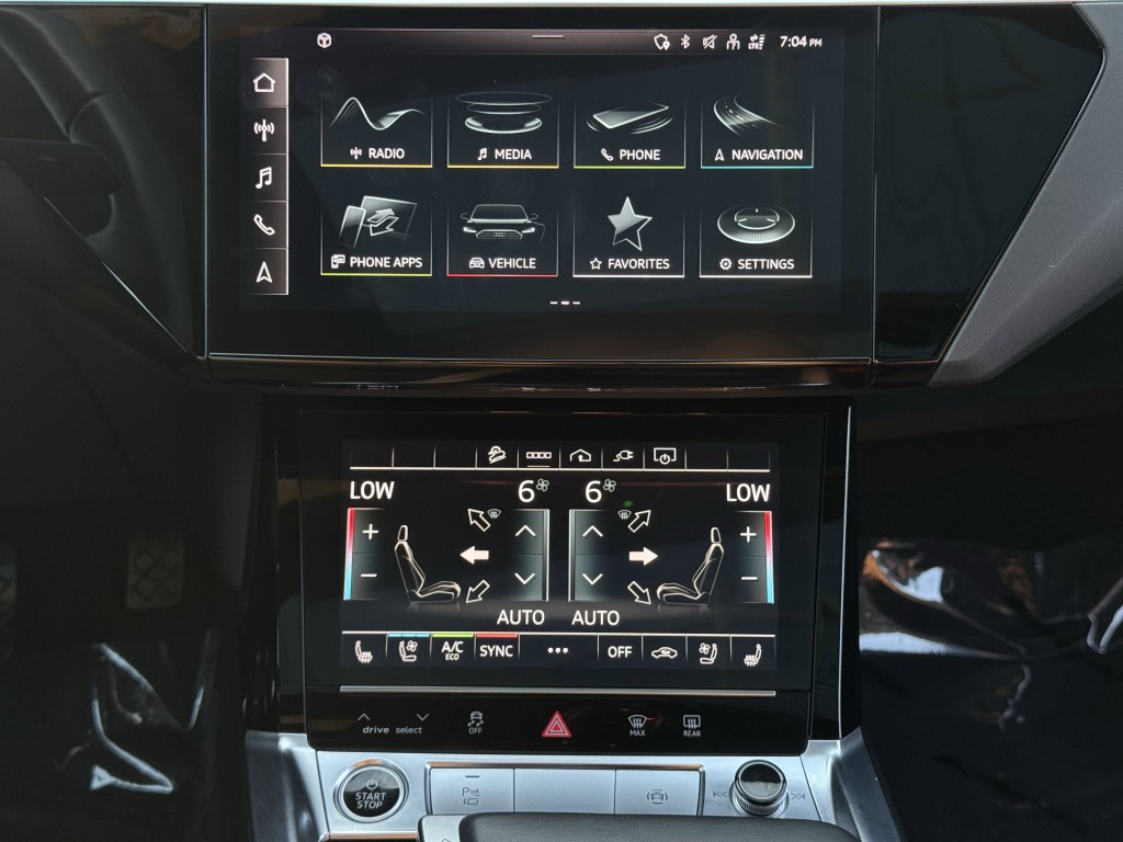 2024 Audi Q8 e-tron Image 21