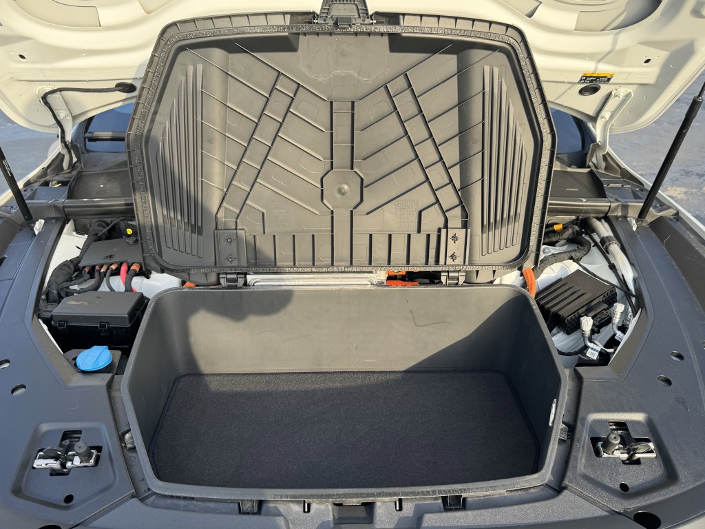 2024 Audi Q8 e-tron Image 34