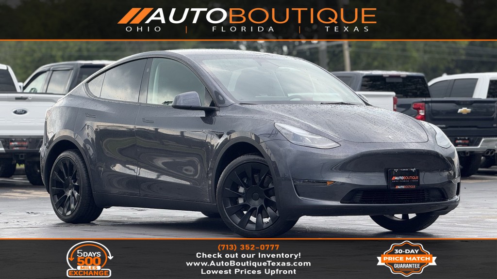 2025 Tesla Model Y Image 1
