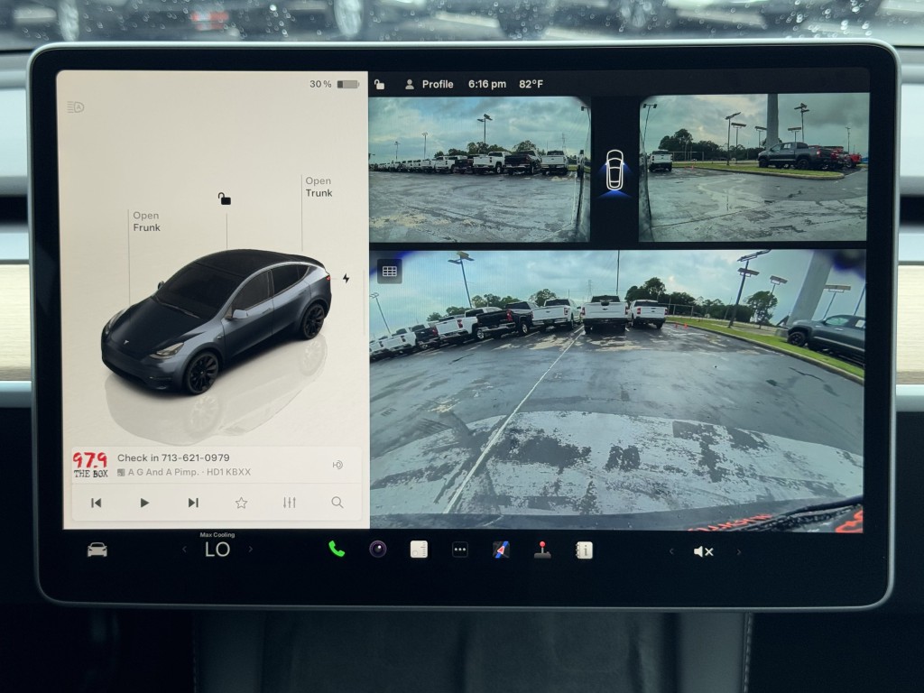 2025 Tesla Model Y Image 19