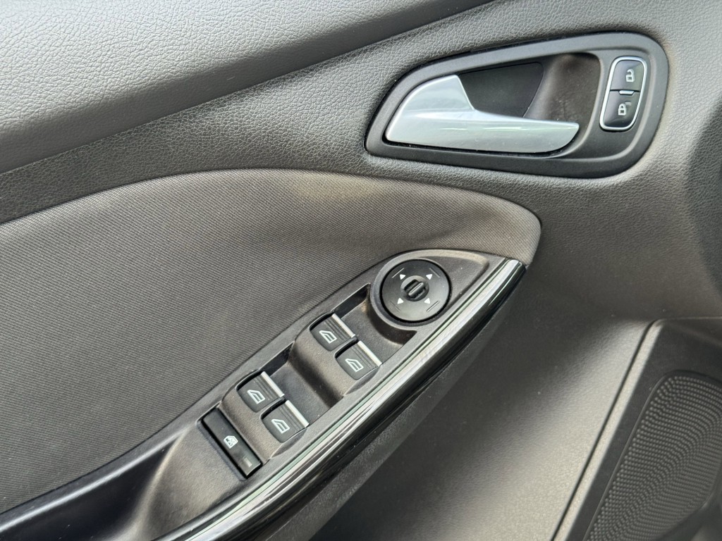 2015 Ford Focus Image 21
