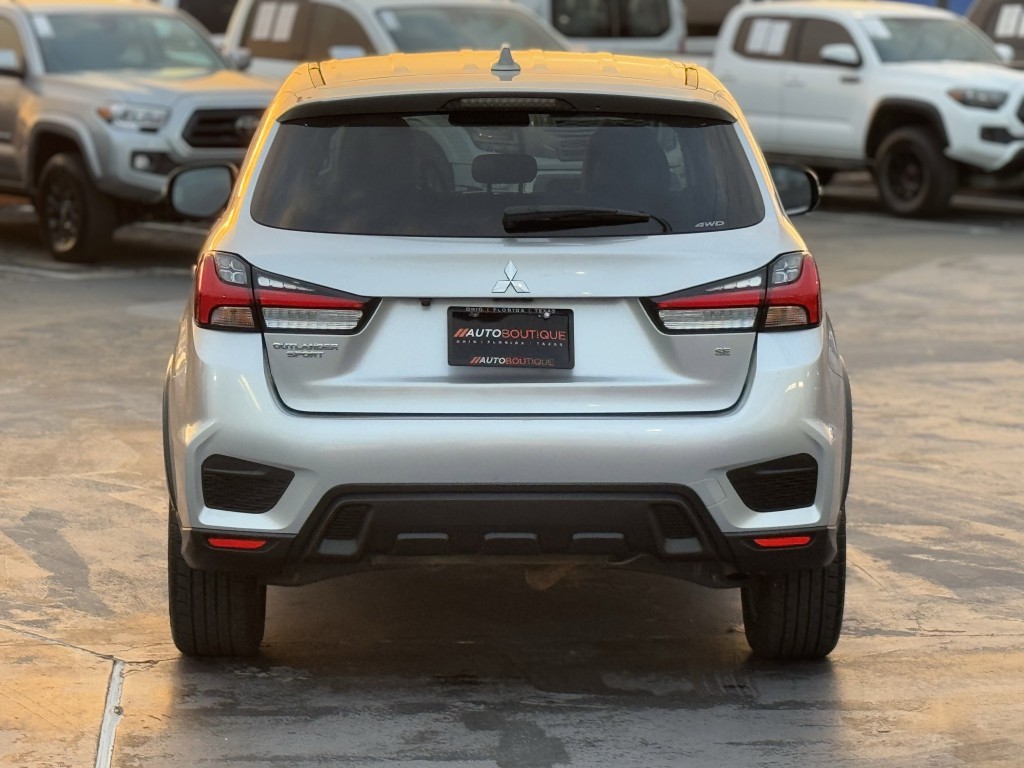 2022 Mitsubishi Outlander Image 6