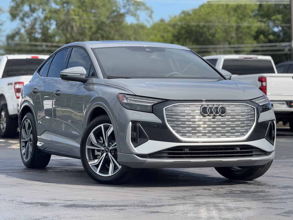 2025 Audi Q4 e-tron Sportback Image 3