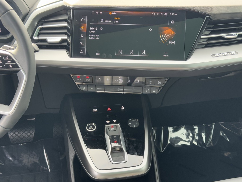2025 Audi Q4 e-tron Sportback Image 21