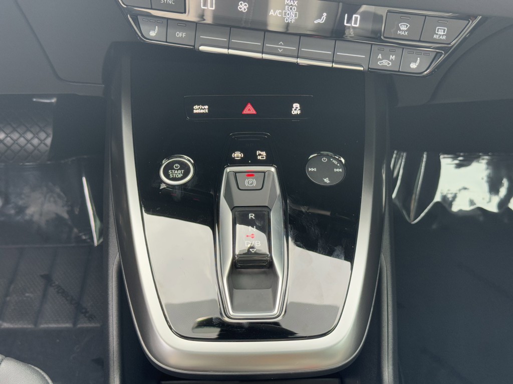 2025 Audi Q4 e-tron Sportback Image 22