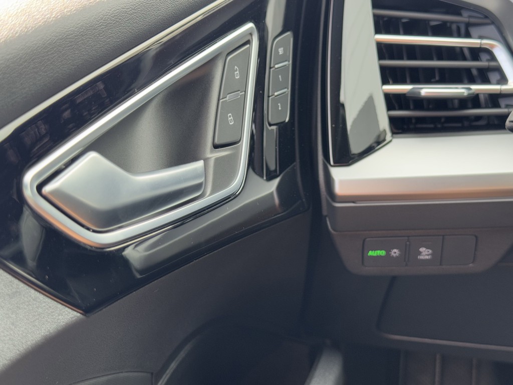 2025 Audi Q4 e-tron Sportback Image 24