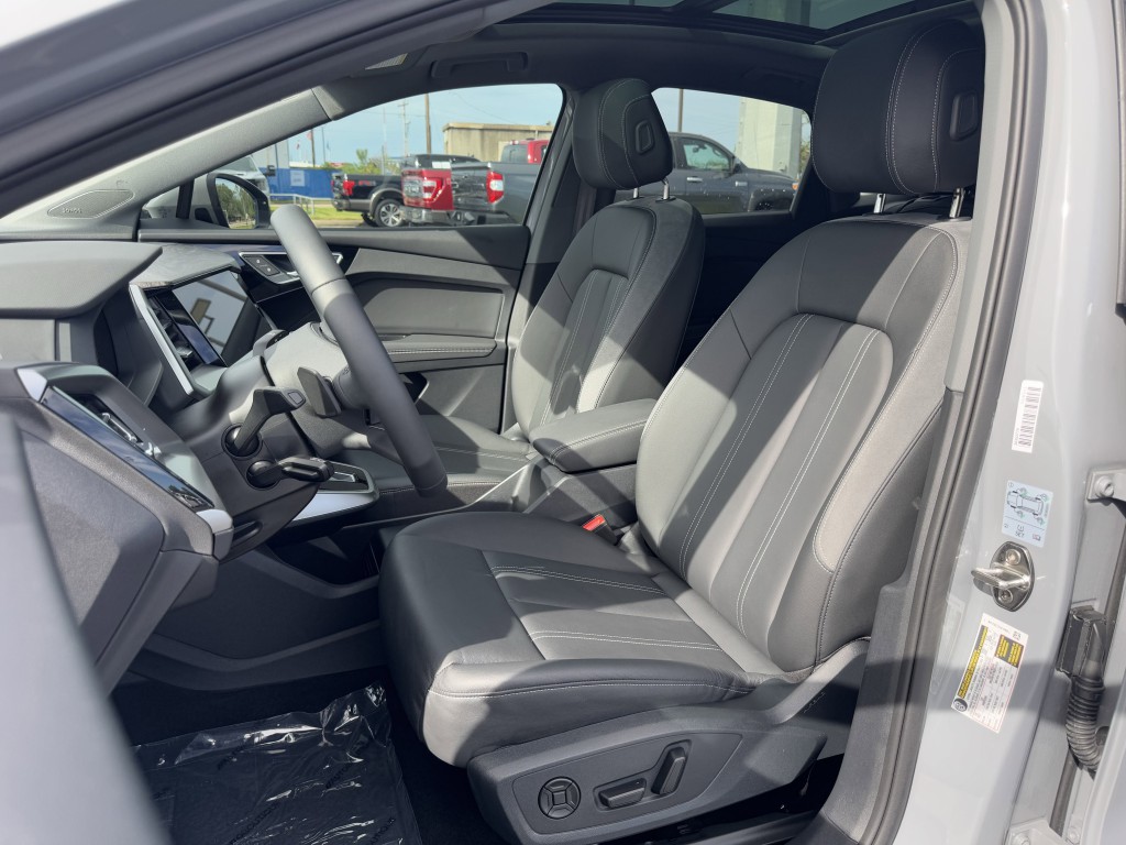 2025 Audi Q4 e-tron Sportback Image 25