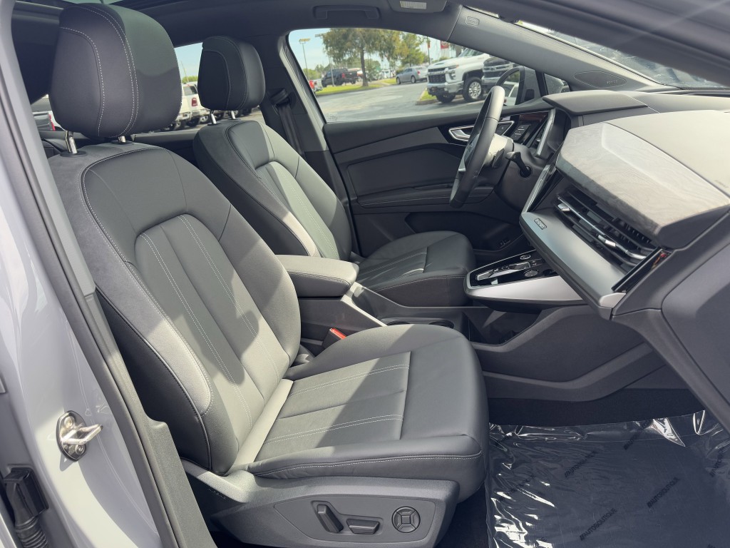 2025 Audi Q4 e-tron Sportback Image 26