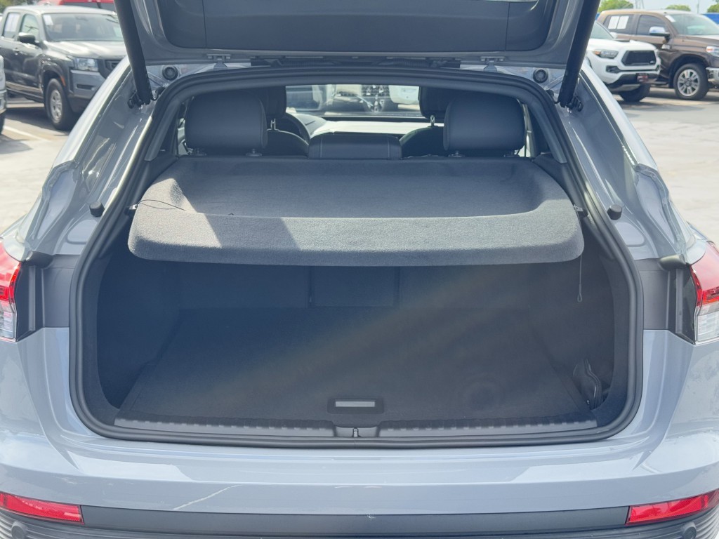2025 Audi Q4 e-tron Sportback Image 31