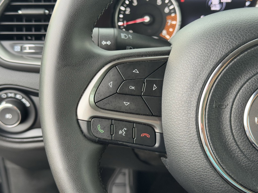 2022 Jeep Renegade Image 13