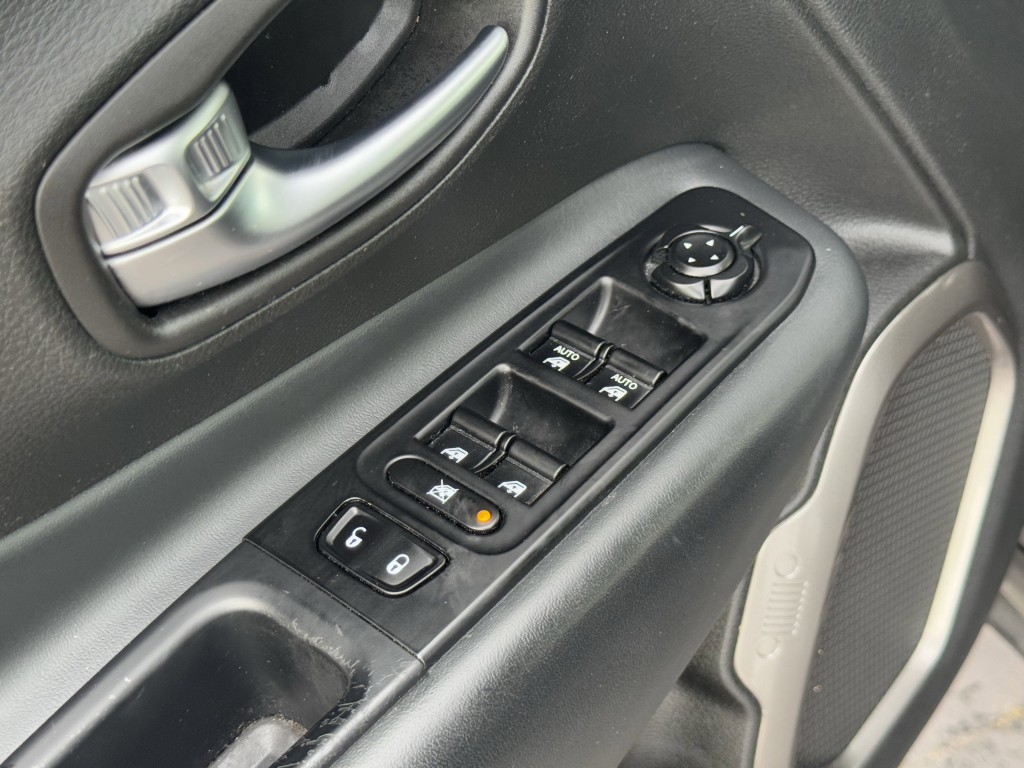 2022 Jeep Renegade Image 21