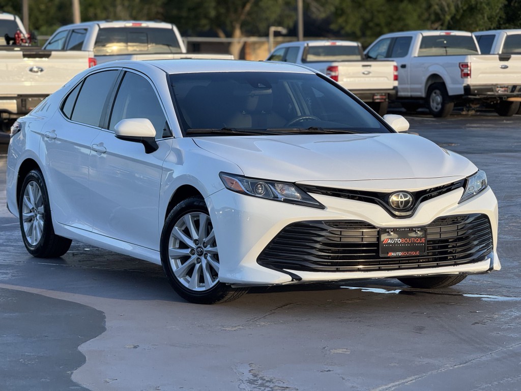 2018 Toyota Camry Image 3