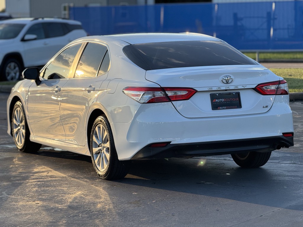 2018 Toyota Camry Image 9