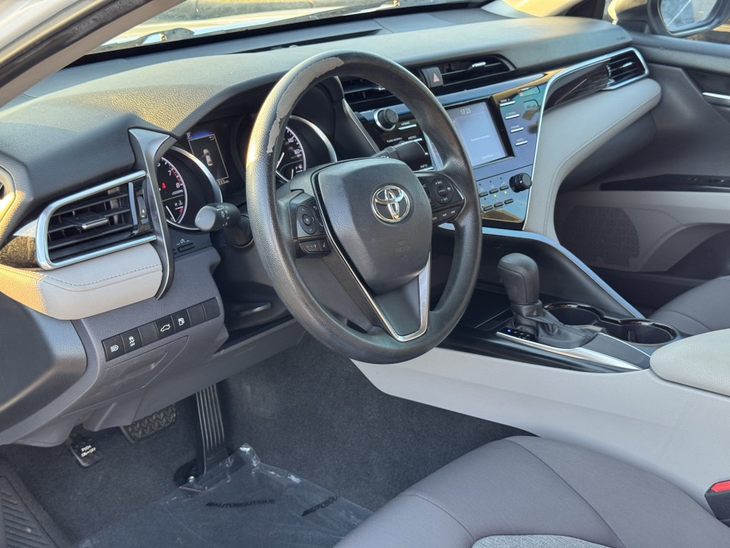 2018 Toyota Camry Image 12