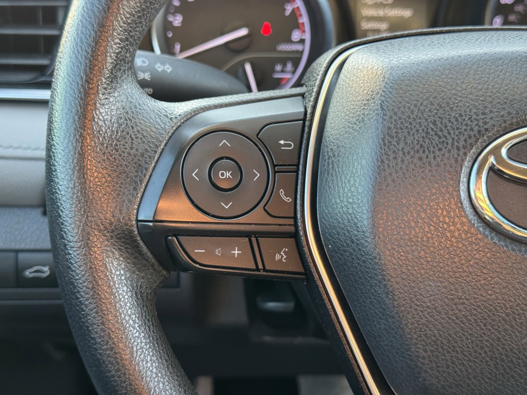 2018 Toyota Camry Image 16