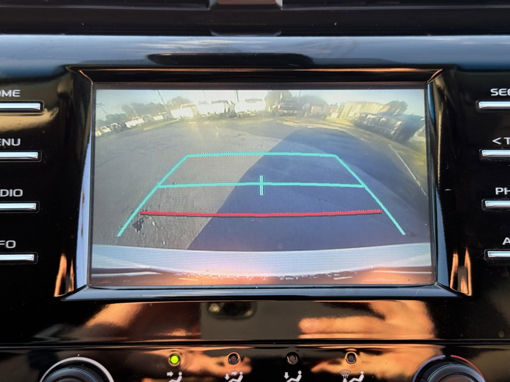 2018 Toyota Camry Image 20