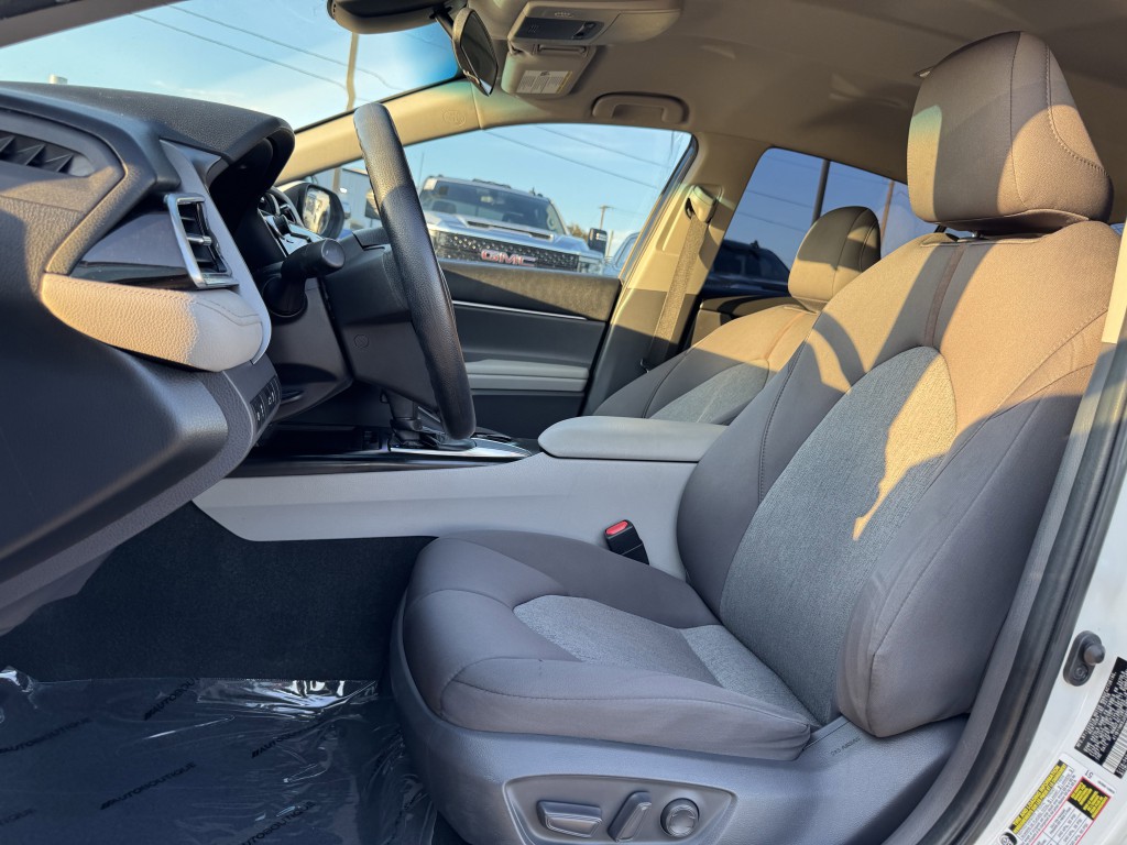 2018 Toyota Camry Image 23