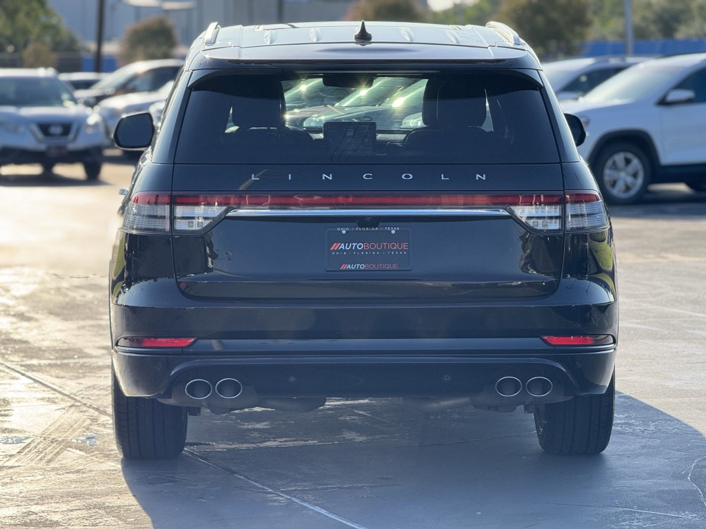 2021 Lincoln Aviator Image 8