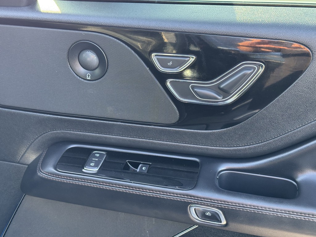 2021 Lincoln Aviator Image 25