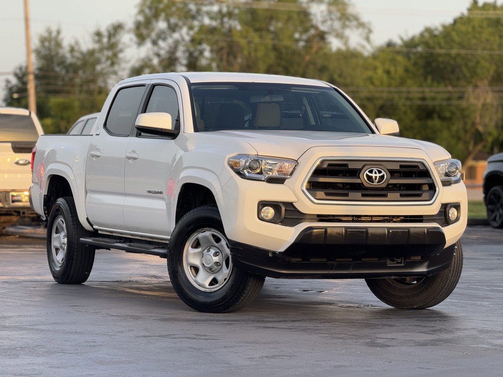 2016 Toyota Tacoma Image 3