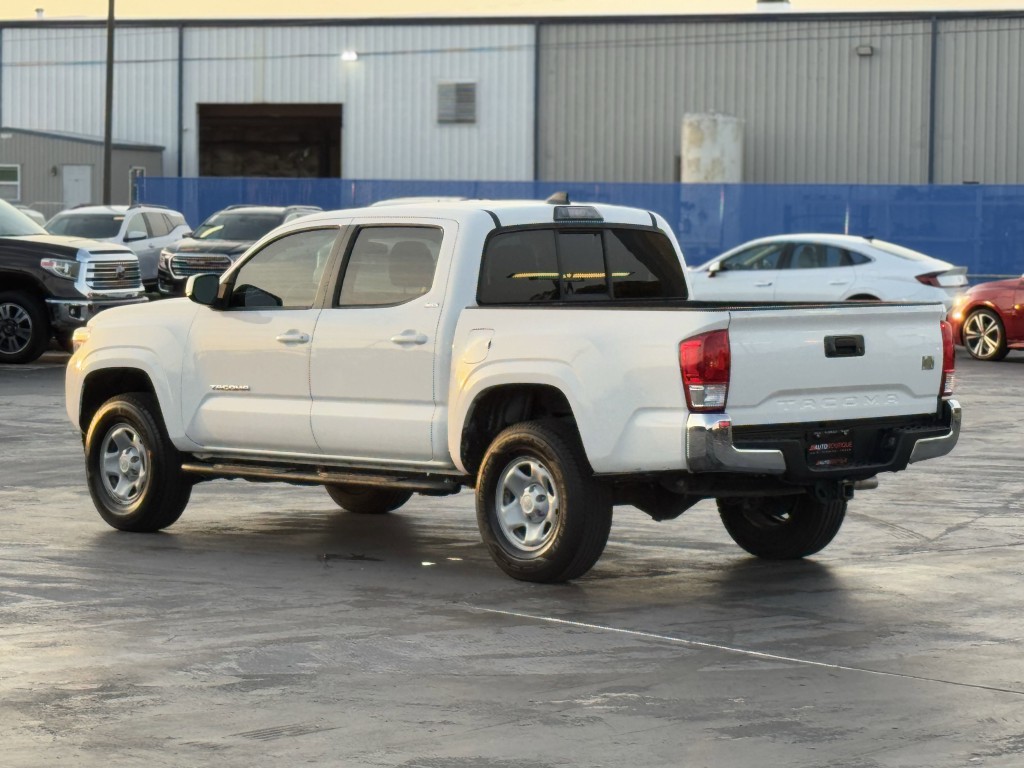 2016 Toyota Tacoma Image 9