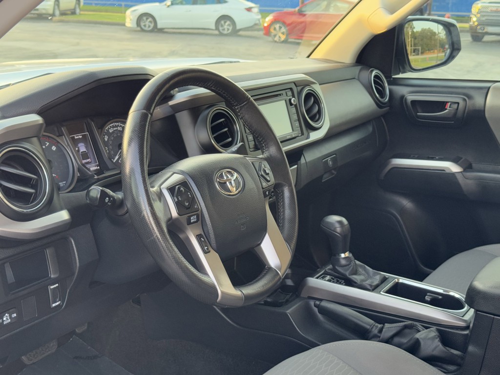 2016 Toyota Tacoma Image 12