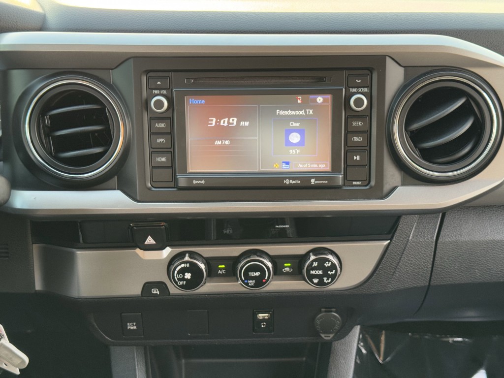 2016 Toyota Tacoma Image 19