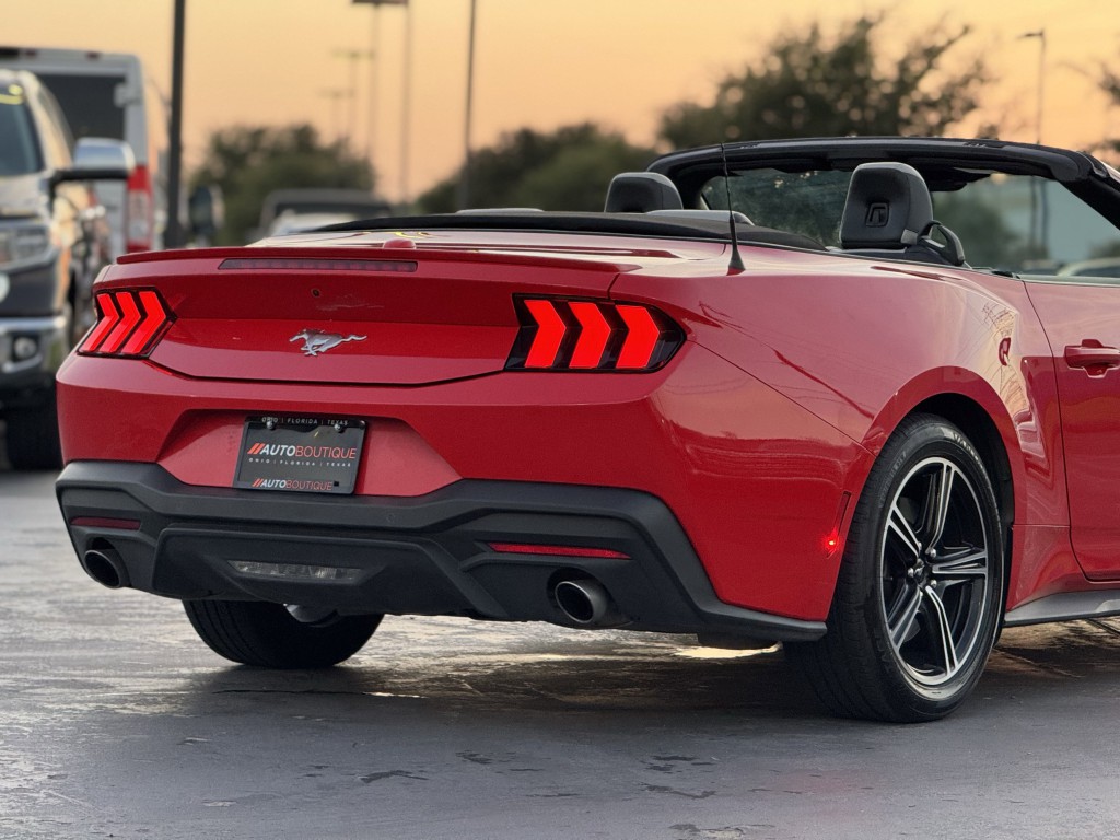 2024 Ford Mustang Image 12