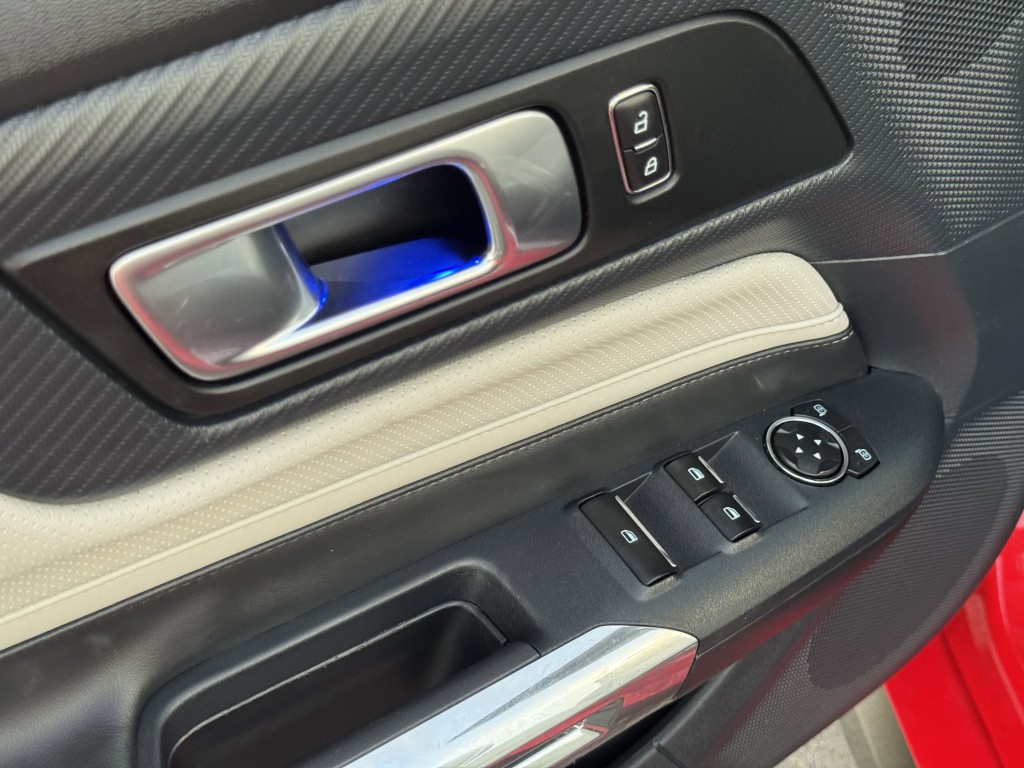 2024 Ford Mustang Image 25