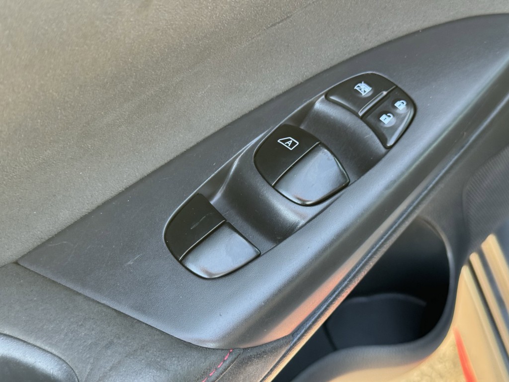 2017 Nissan Sentra Image 25