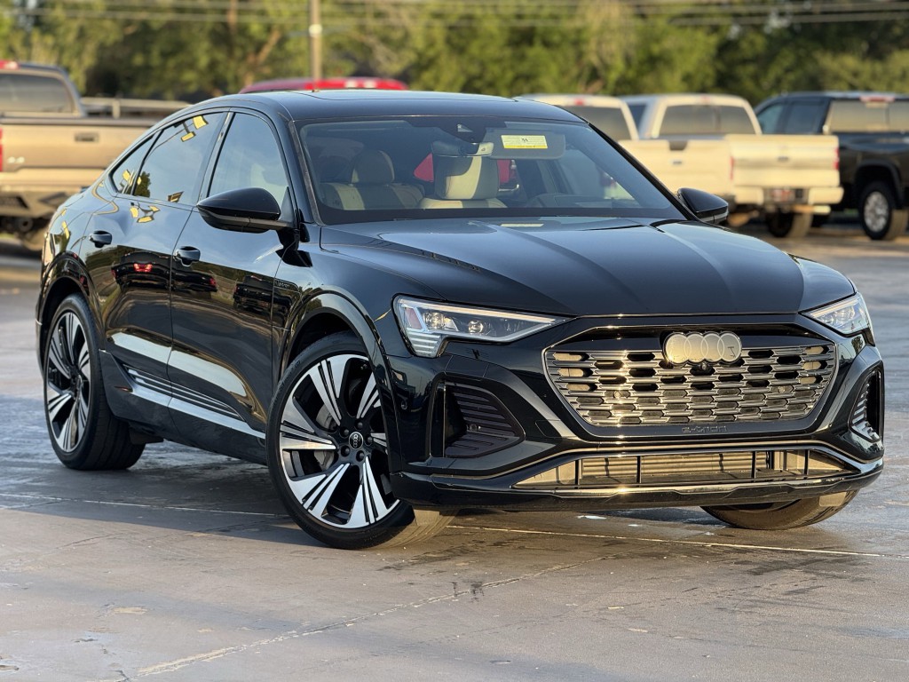 2024 Audi Q8 e-tron Sportback Image 3
