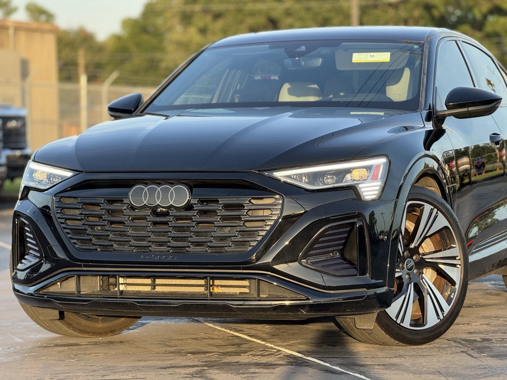 2024 Audi Q8 e-tron Sportback Image 6