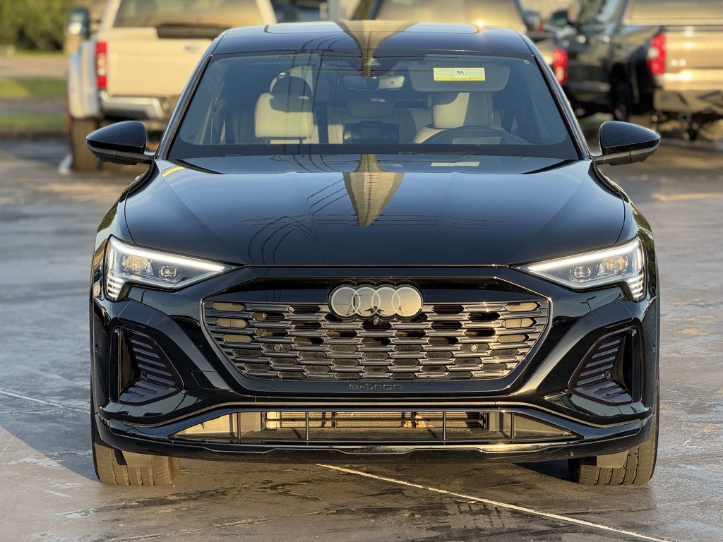 2024 Audi Q8 e-tron Sportback Image 8