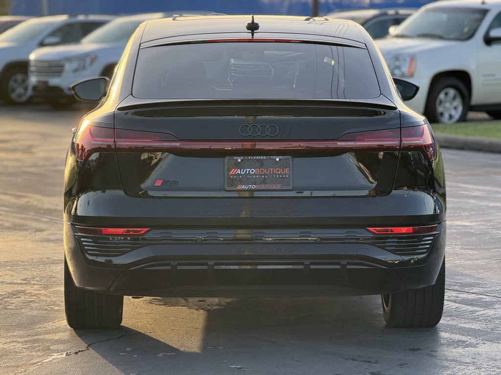 2024 Audi Q8 e-tron Sportback Image 9