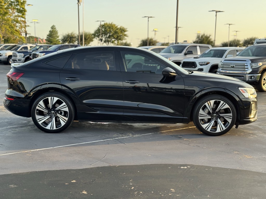 2024 Audi Q8 e-tron Sportback Image 14