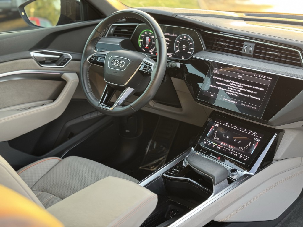 2024 Audi Q8 e-tron Sportback Image 16