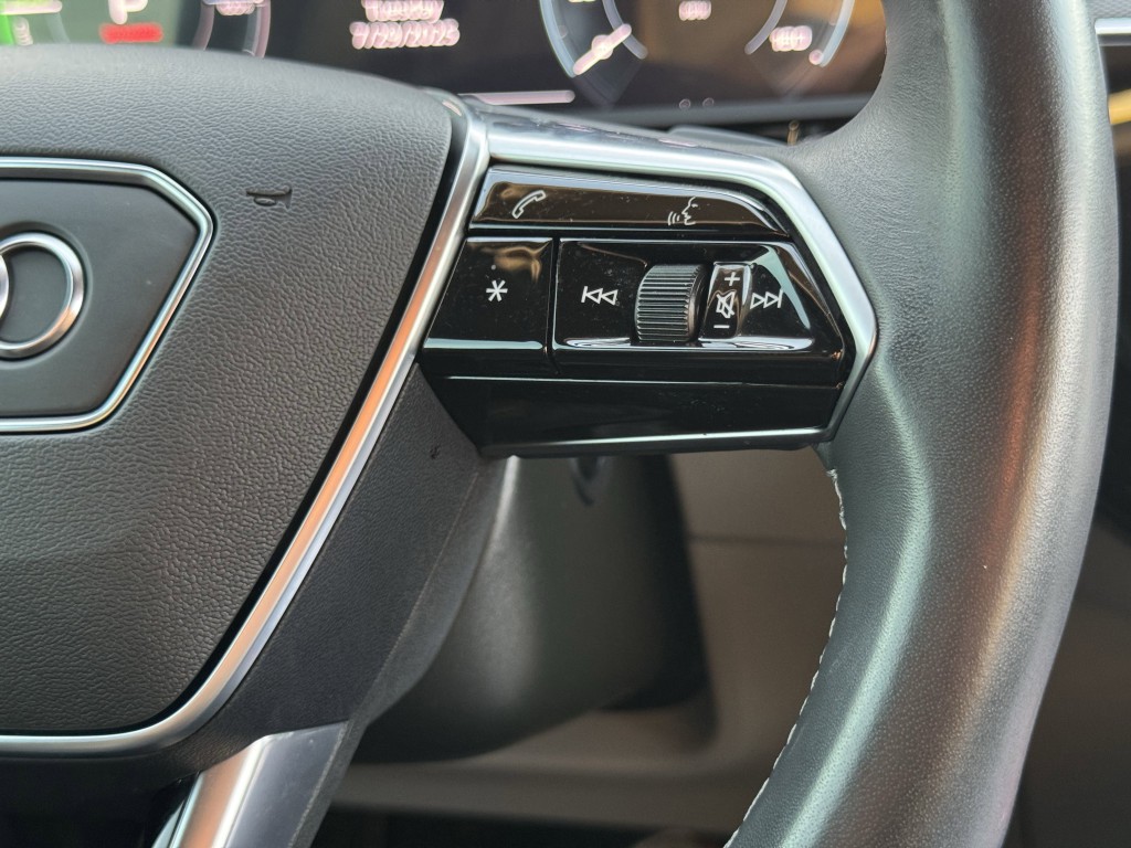 2024 Audi Q8 e-tron Sportback Image 20