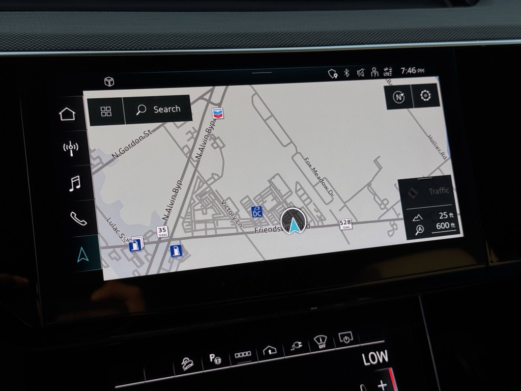 2024 Audi Q8 e-tron Sportback Image 24