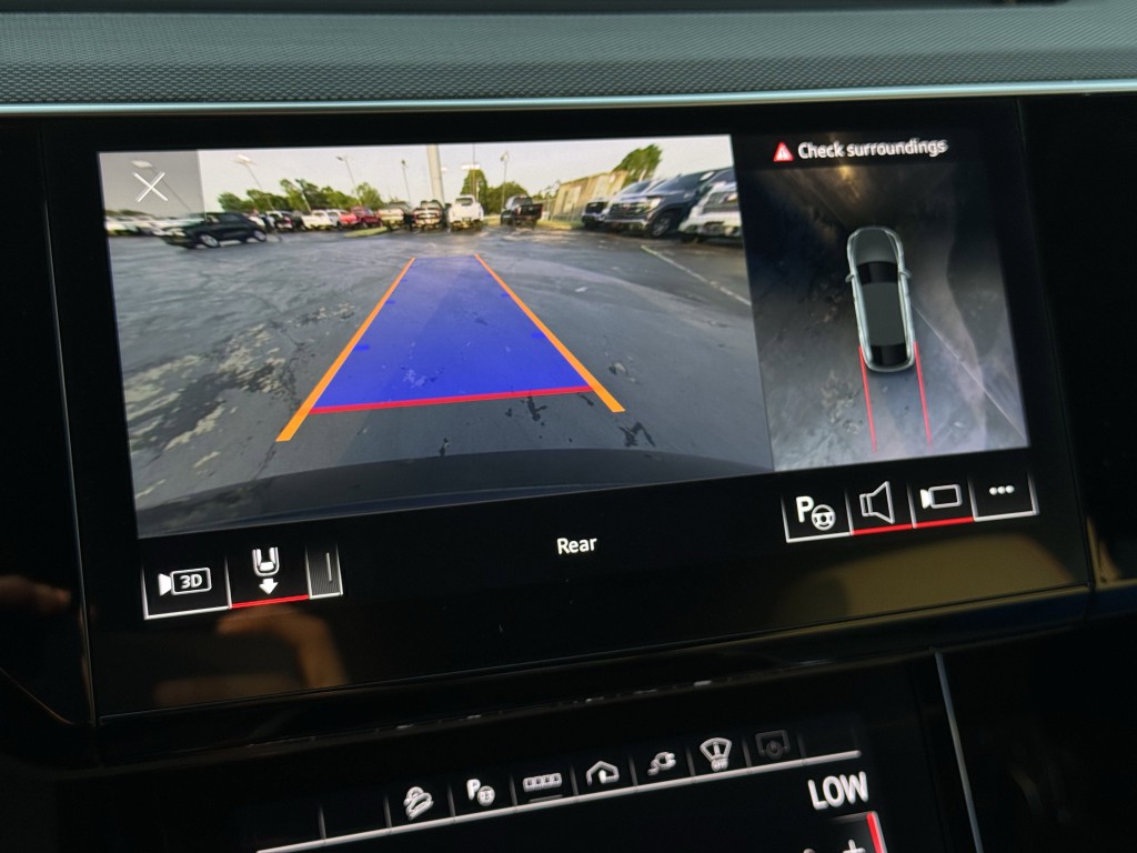 2024 Audi Q8 e-tron Sportback Image 25