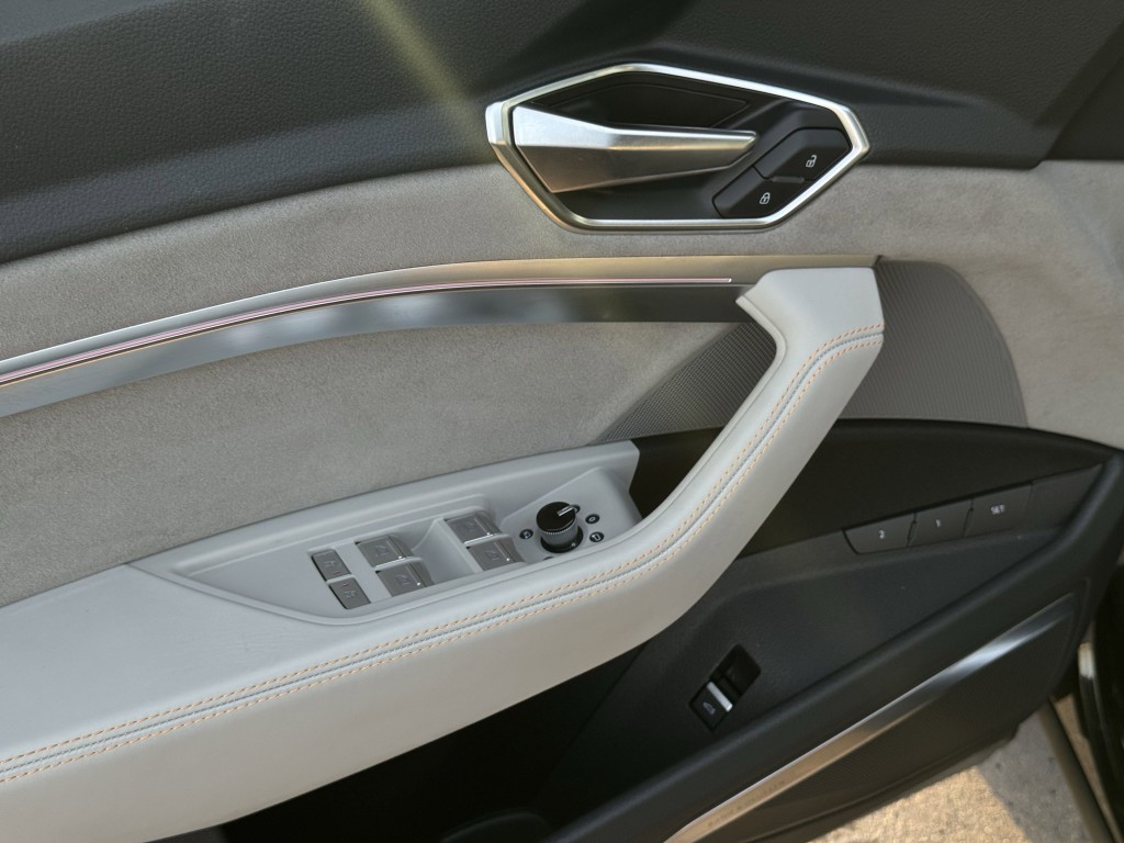 2024 Audi Q8 e-tron Sportback Image 29