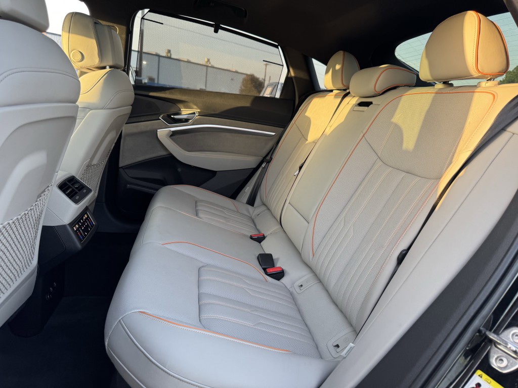 2024 Audi Q8 e-tron Sportback Image 37