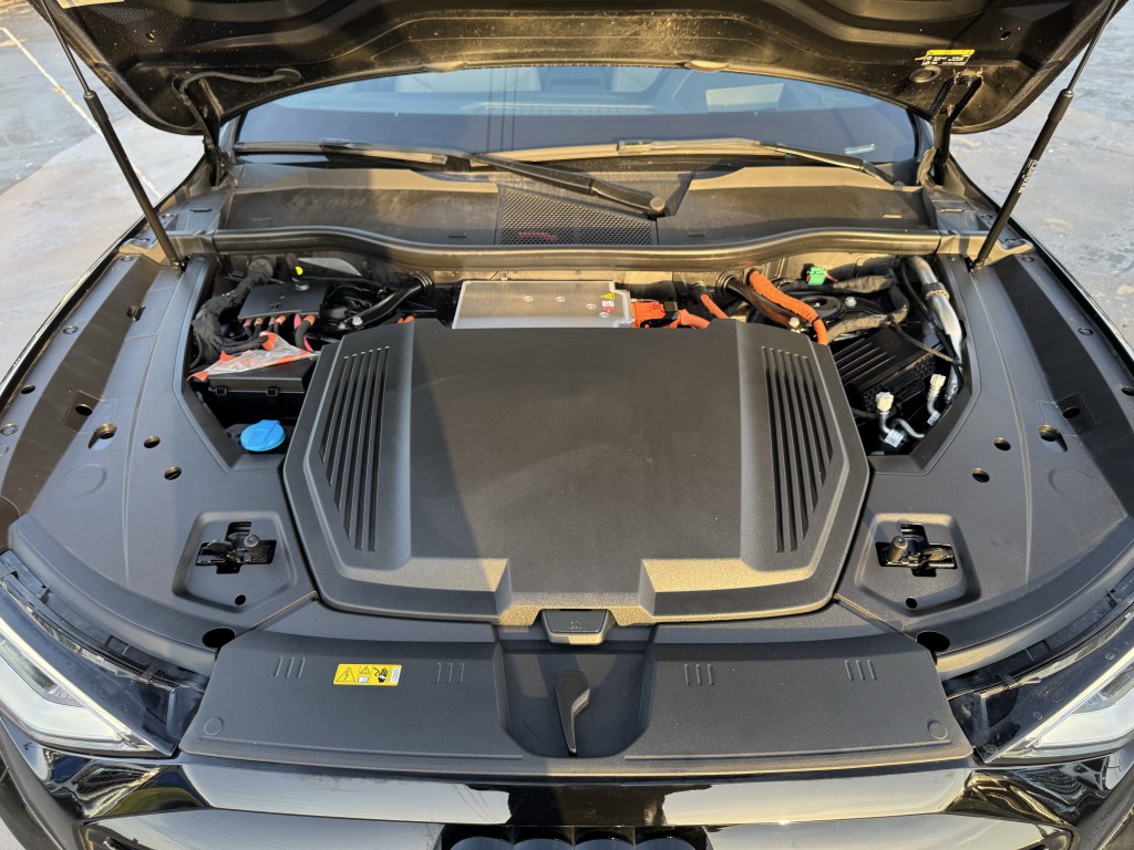 2024 Audi Q8 e-tron Sportback Image 40