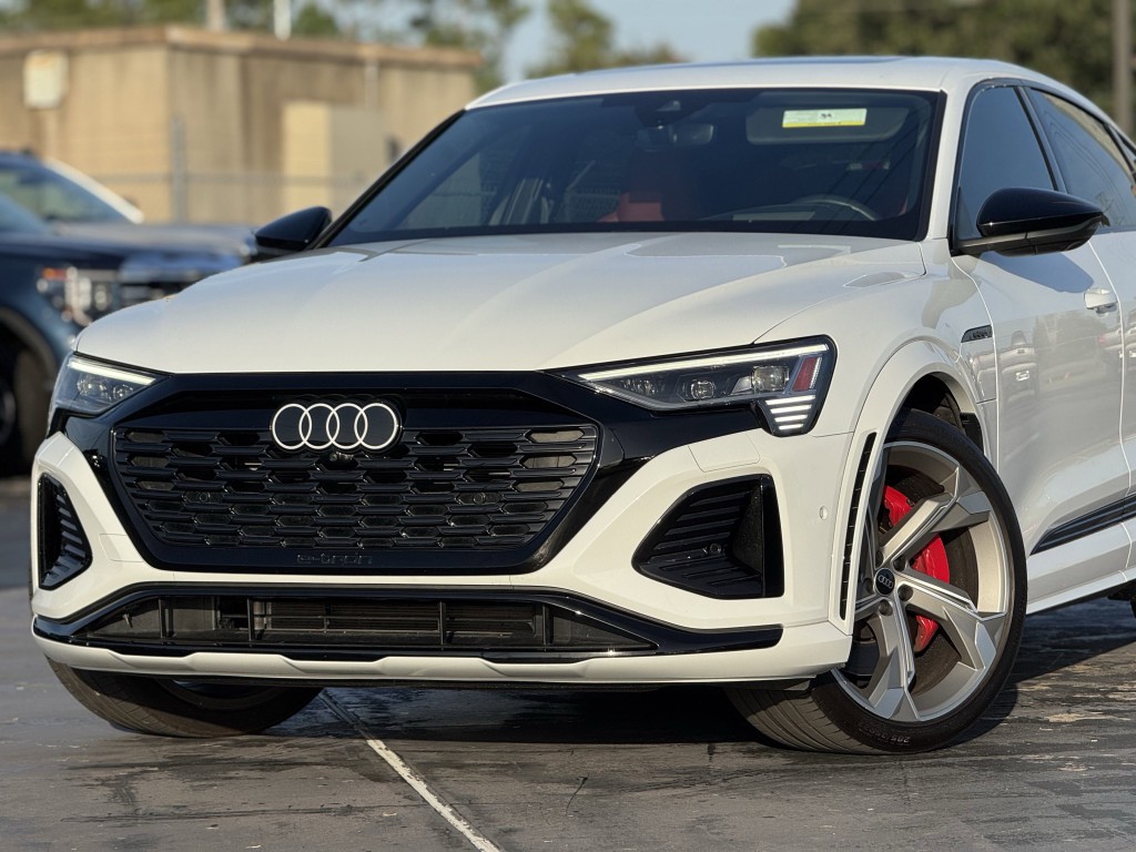 2024 Audi SQ8 e-tron Sportback Image 7