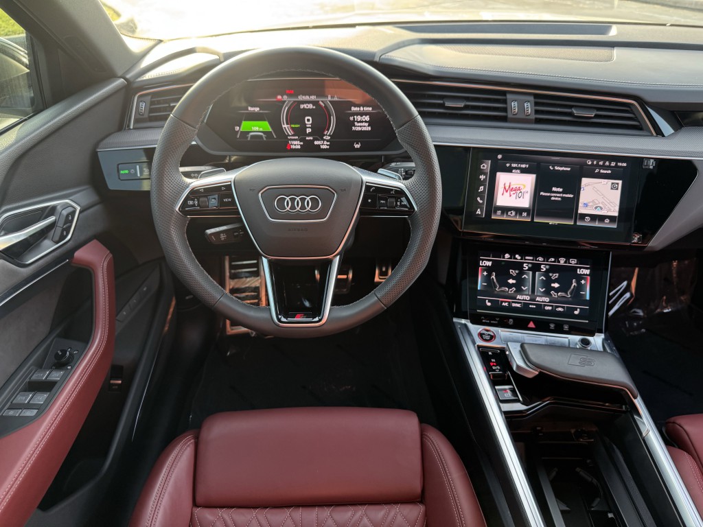 2024 Audi SQ8 e-tron Sportback Image 17