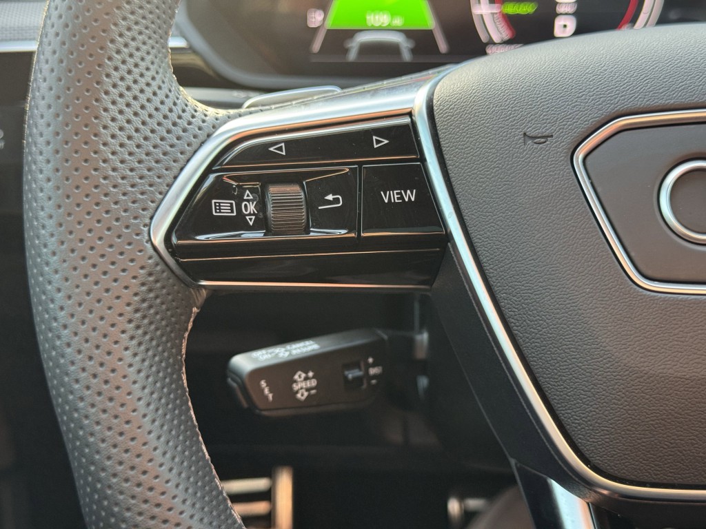2024 Audi SQ8 e-tron Sportback Image 19